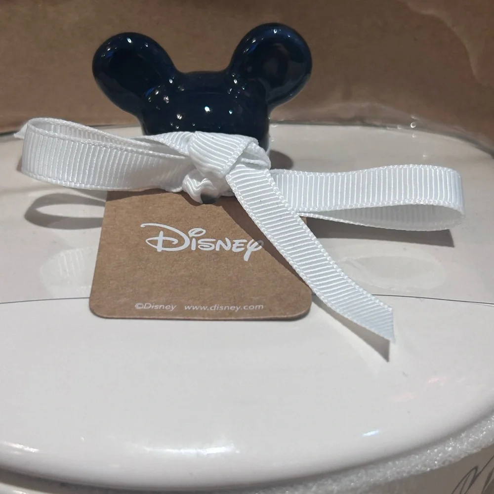 Rae Dunn Disney Mickey Mouse “choose happy” Ceramic Brie Baker and Knife Set - Picture 5 of 7